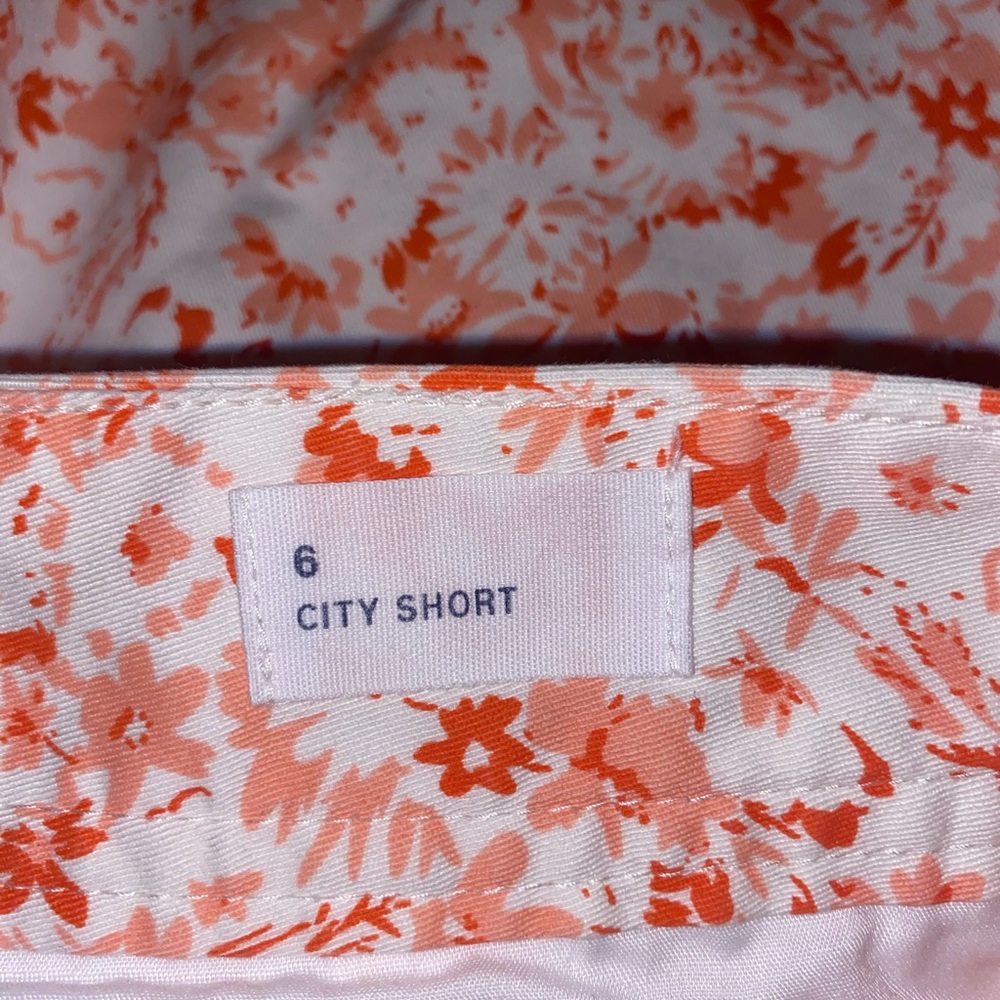 GAP Women's Floral Print Shorts - Orange and White. 0339 - Picture 3 of 4